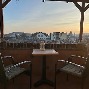 On Center , Budapest Hungría